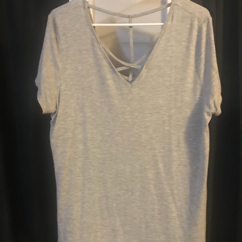 gray shirt